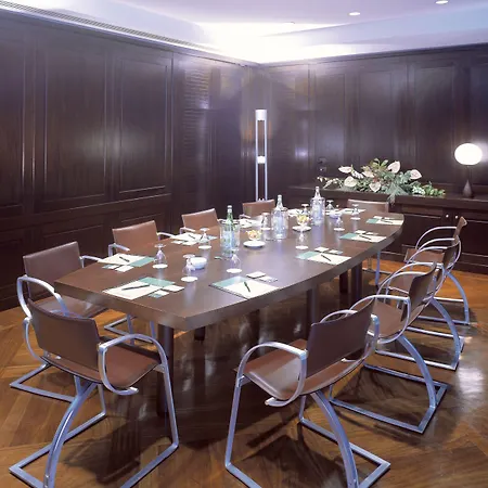 Hotel Nh Collection Marina 4*