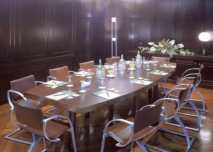 Hotel Nh Collection Marina 4*