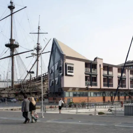 热那亚码头nh典藏酒店