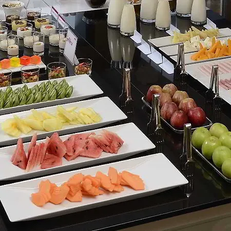 Hotel Nh Collection Marina 4*