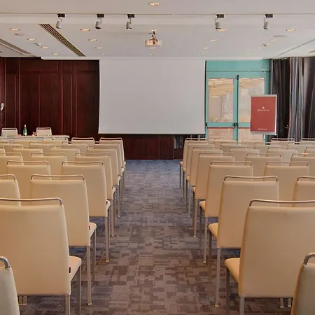 Nh Collection Marina Hotel